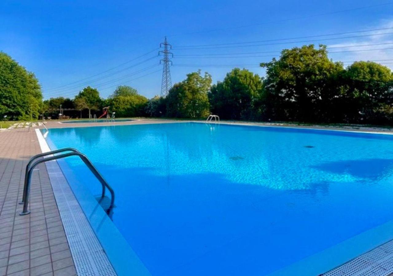 Wendy Apartment- Twobedroom & Pool & Parkprivatefree & Sports Дезенцано-дель-Гарда Экстерьер фото