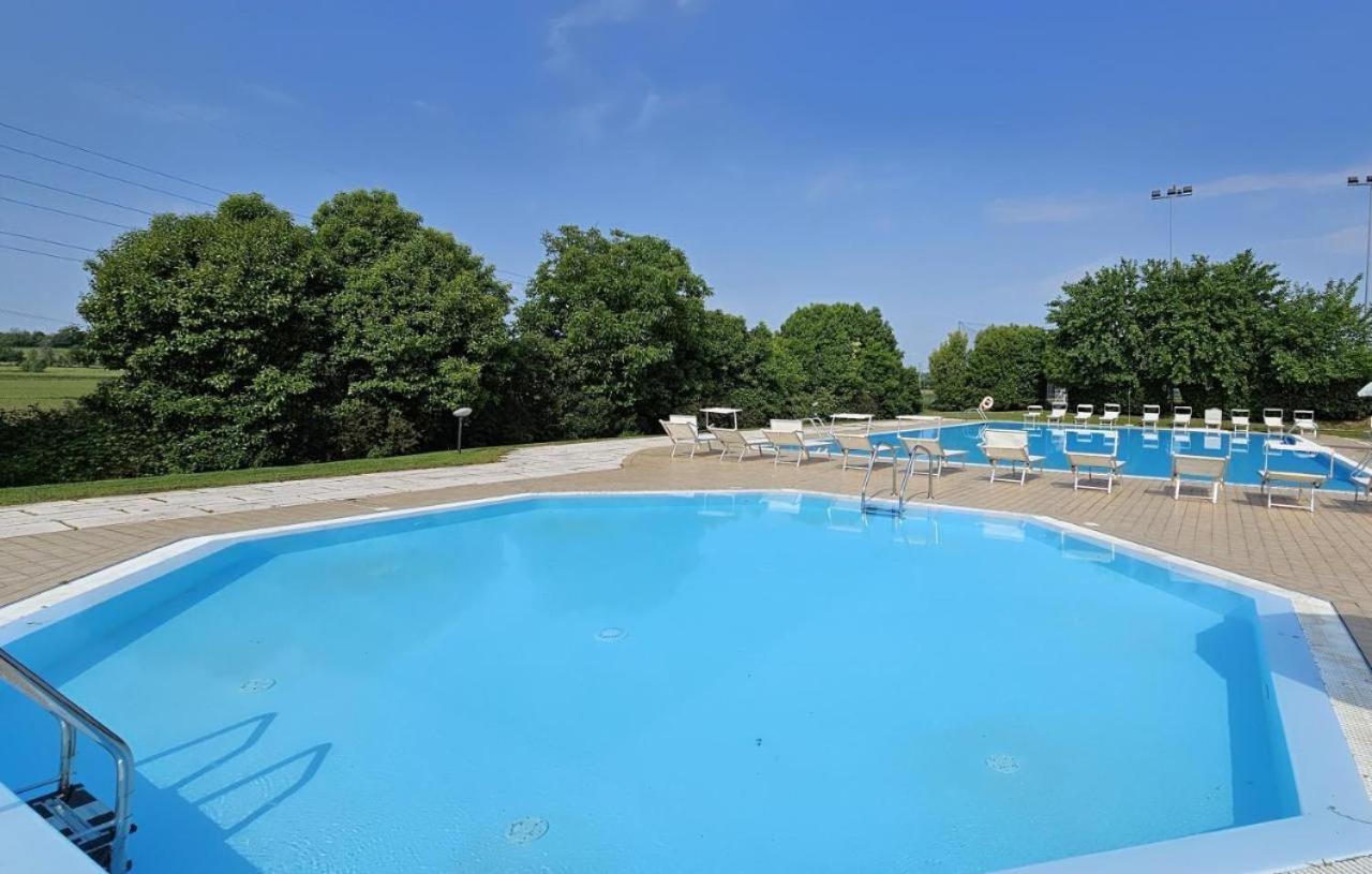 Wendy Apartment- Twobedroom & Pool & Parkprivatefree & Sports Дезенцано-дель-Гарда Экстерьер фото