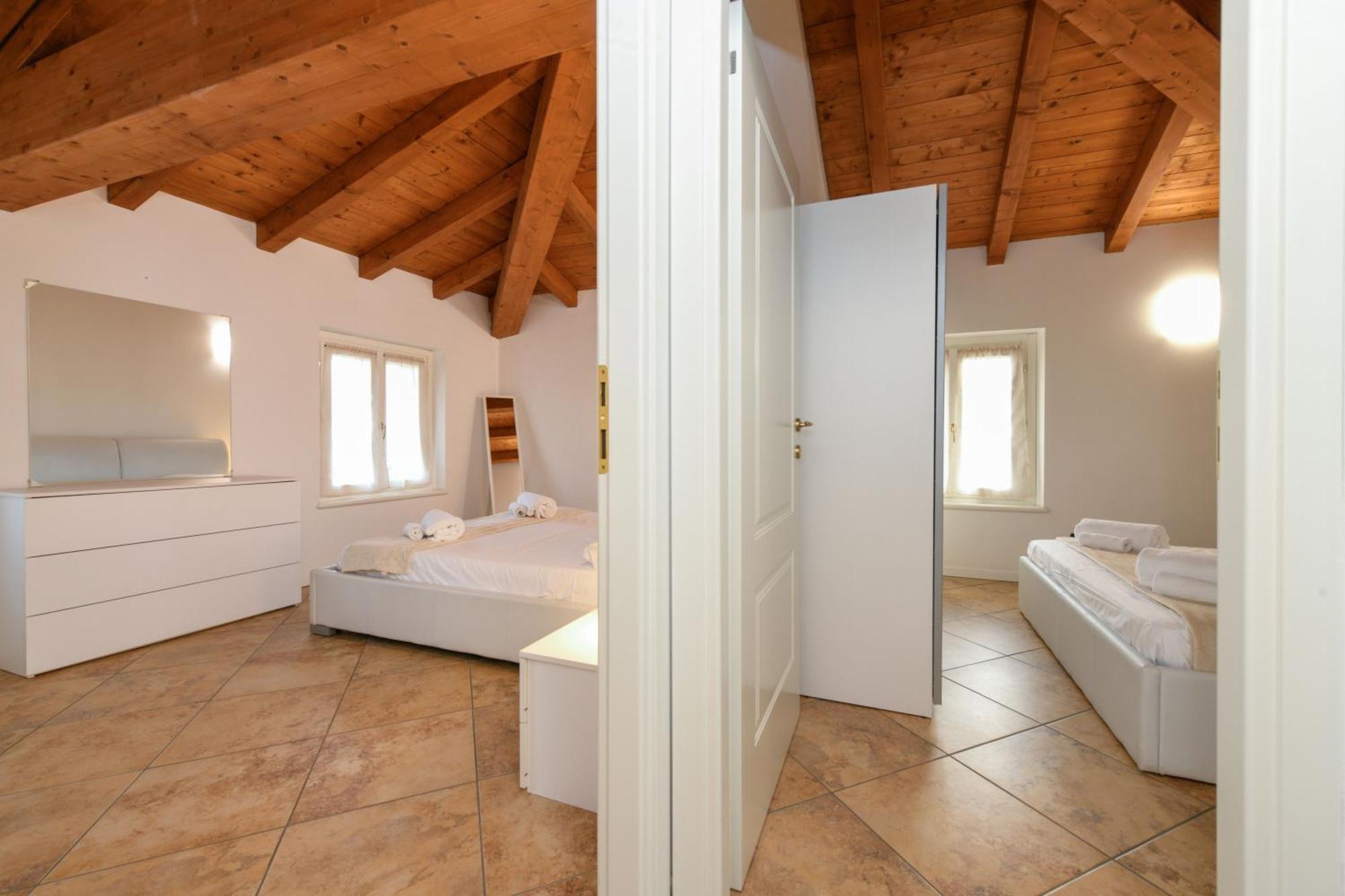Wendy Apartment- Twobedroom & Pool & Parkprivatefree & Sports Дезенцано-дель-Гарда Экстерьер фото