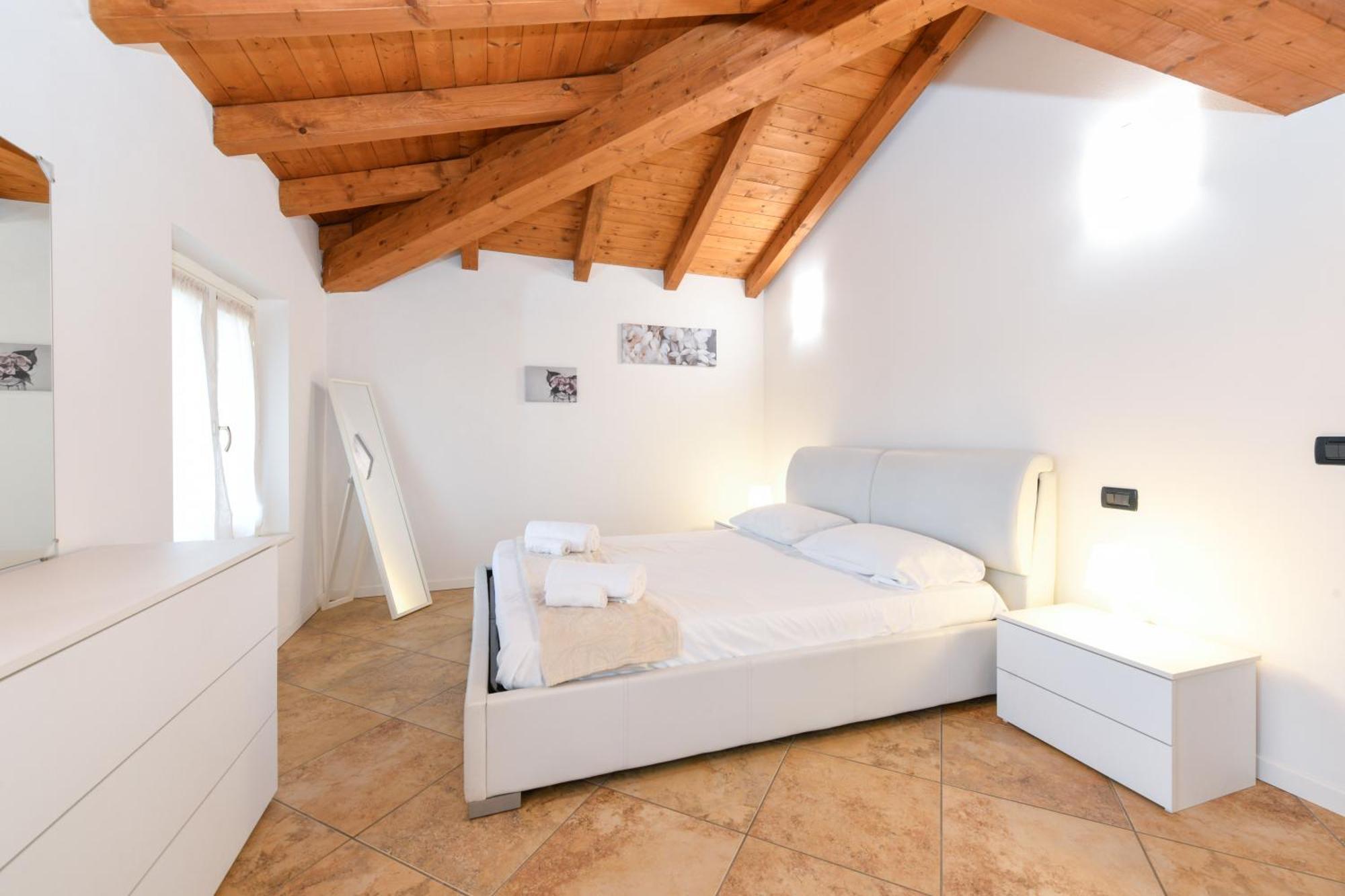Wendy Apartment- Twobedroom & Pool & Parkprivatefree & Sports Дезенцано-дель-Гарда Экстерьер фото