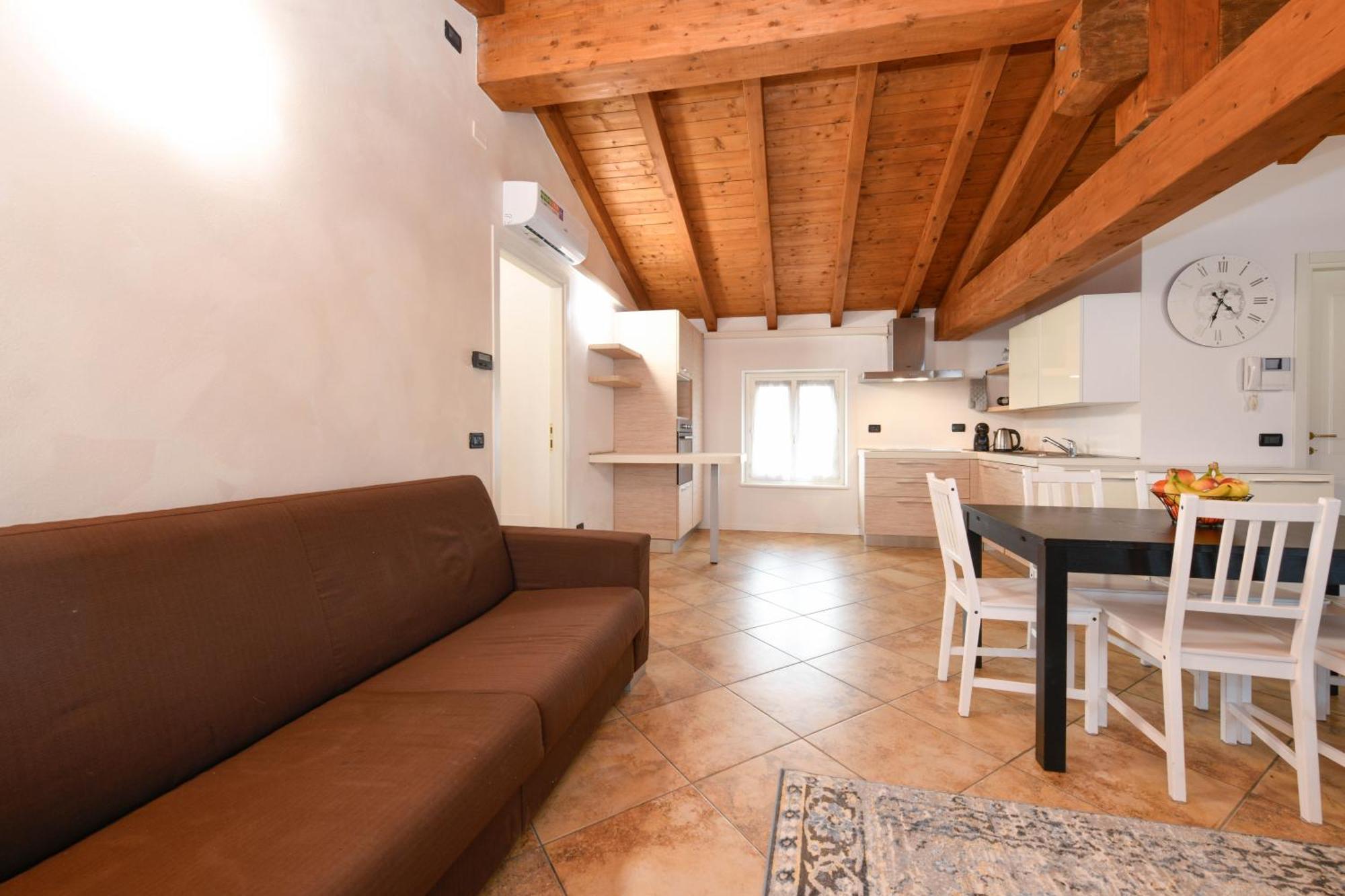 Wendy Apartment- Twobedroom & Pool & Parkprivatefree & Sports Дезенцано-дель-Гарда Экстерьер фото