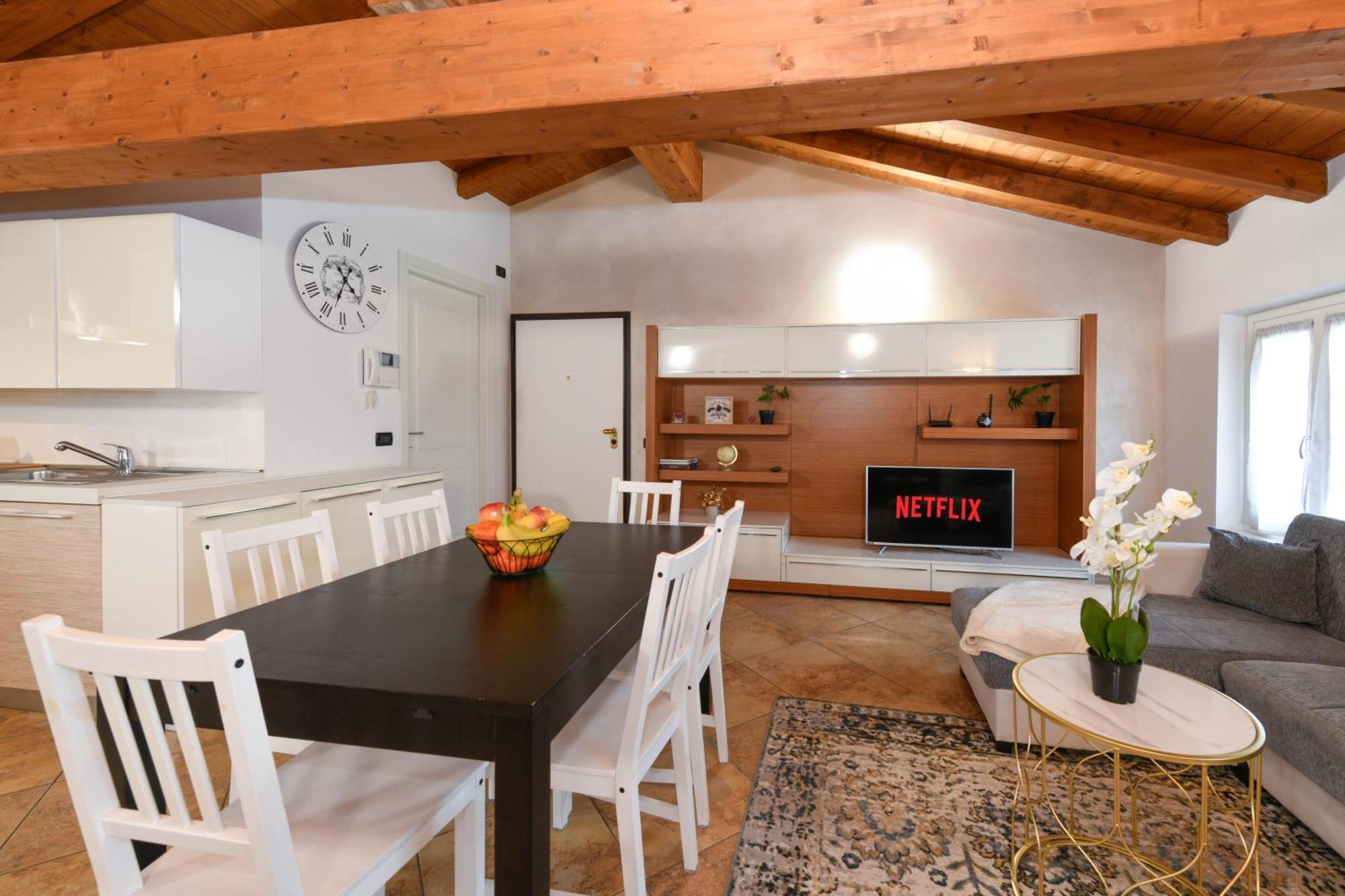 Wendy Apartment- Twobedroom & Pool & Parkprivatefree & Sports Дезенцано-дель-Гарда Экстерьер фото